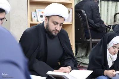 کرسی تلاوت قرآن کریم مناسبت ایام شهادت حضرت زهرا (س)