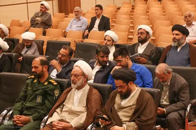 آیین رونمایی از کتاب «برای حق» در یزد‎