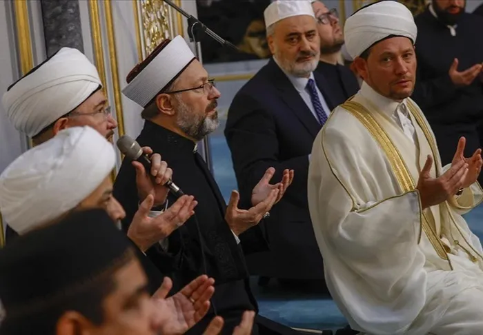 Diyanet İşleri Başkanı Erbaş Moskova’da cuma namazı kıldırdı