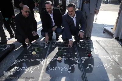 ادای احترام کاروان قرآنی انقلاب به شهدای دفاع مقدس کاشان