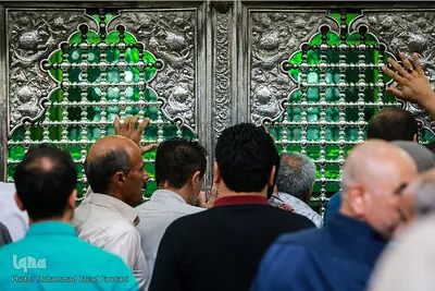 آیین تعویض پرچم گنبد حرم عبدالعظیم حسنی (ع)