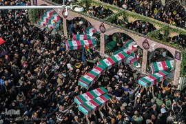 تشییع آلاله‌های گمنام در معراج الشهدای تهران