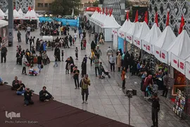 نمایشگاه «عطر سیب» در میدان آئینی امام حسین(ع)