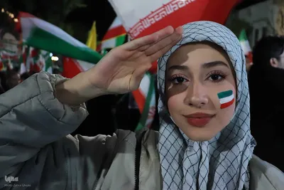 نمایش پهپاد شاهد ۱۳۶ در اجتماع شبانه تبریزی‌ها