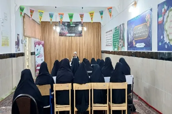 دشمن با جنگ اقتصادی درصدد سلب حلاوت حضور در تجمعات است