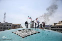 Journée de Qods différente à Téhéran avec la présence spontanée du peuple à côté du drapeau palestinien