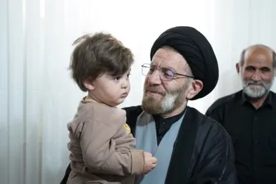 دیدار خانواده سه شهید جنگ رمضان در لرستان