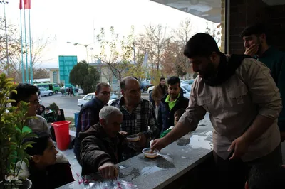 مراسم عزاداری و ایستگاه صلواتی خادمین الشهداءملایر‎