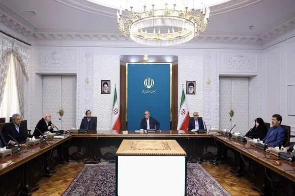 بازار رقابتی با وجود فضای رانتی در اقتصاد شکل نمی‌گیرد