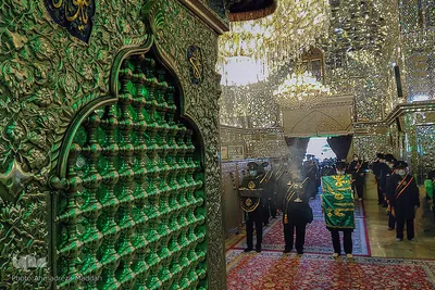 آیین تعویض پرچم گنبد آستان مقدس احمدی و محمدی شاهچراغ(ع)‎‎