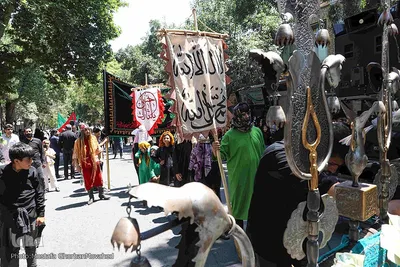 آیین نمادین حرکت کاروان حسینی و شبیه‌خوانی عاشورای حسینی در اهر