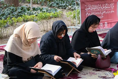 آیین جزءخوانی قرآن کریم در چهارباغ اصفهان