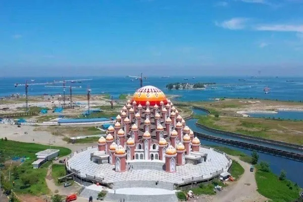 Isang Moske na Walang Iba: Ang Moske ng 99 na mga Simboryo ng Indonesia