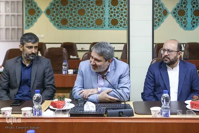 نشست آیت‌الله محسن قمی، معاون امور بین‌الملل دفتر مقام معظم رهبری با حسن مسلمی نائینی، رئیس جهاددانشگاهی و جمعی از مدیران فرهنگی این نهاد انقلابی