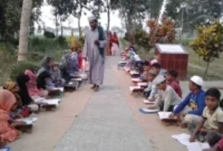 ৩৫ বছর ধরে মানুষকে বিনা খরচে কুরআন শিক্ষা দিচ্ছেন হাফেজ আবদুল হান্নান