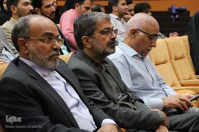 تجلیل از برگزیدگان جایزه ملی جوانی جمعیت در خراسان‌جنوبی