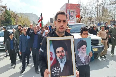 تشییع پیکر پاک شهدای ناوشکن دنا در خرم‌‌آباد