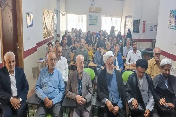 مراسم تجلیل از چهار نفر از حافظان کل قرآن کریم در مؤسسه فرهنگی قرآن و عترت نورین بابل