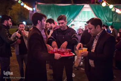 ⁨حال و هوای شب نیمه شعبان در شهر قزوین⁩