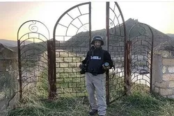 Məşhur fotoqraf Reza Deqati Füzulidə ermənilərin tövləyə çevirdikləri məsciddə - Foto
