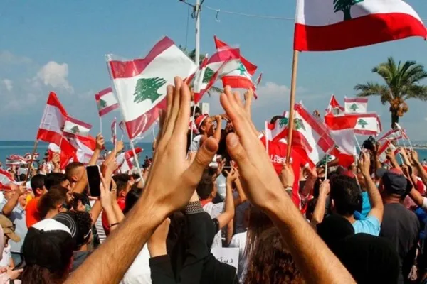 الحراك الشعبي مستمر في بيروت وعدد من المناطق اللبنانية