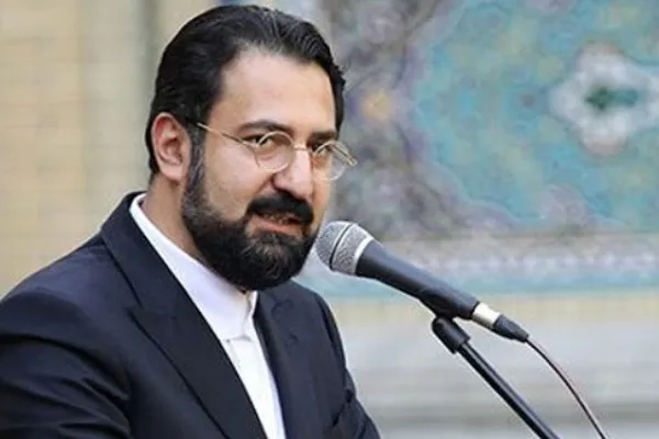 بارگاه امام رضا (ع) منظر تمام نمای هنر ایرانی است