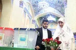 حضور زوج‌های جوان یزدی در پای صندوق‌ رأی‎