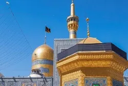 İmam Rzanın (ə) hərəminin günbəzinə qara bayraq sancıldı