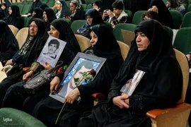 مراسم تکریم از مادران و همسران شهدا