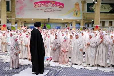 جشن تکلیف دختران دانش‌آموز در حسینیه امام خمینی(ره)