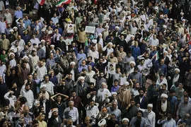 اعلام انزجار و فریاد انتقام مردم قم علیه تجاوز آمریکا به خاک ایران