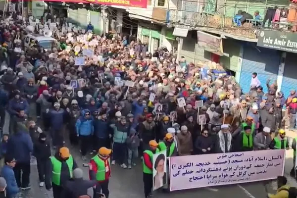 Indignação por Massacre em Mesquita de Islamabad Alimenta Protestos na Índia
