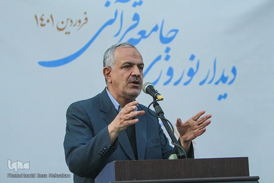 محوریت قرآن را به مساجد و هیئات بازگردانیم