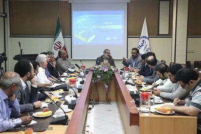 نشست نقد و بررسی کتاب «توحیدگرایی و صلح»