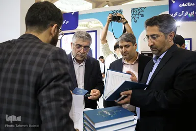 بازدید حمیدرضا طیبی از نمابشگاه قرآن کریم