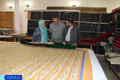 صلوات ۵۰۰ صفحه‌ای که در آن پانصد بار نام حضرت علی(ع) و هزار بار نام پیامبر(ص) آمده است