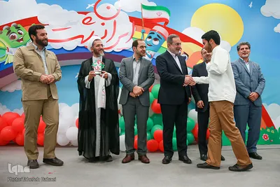 افتتاح ششمین نمایشگاه ایران نوشت