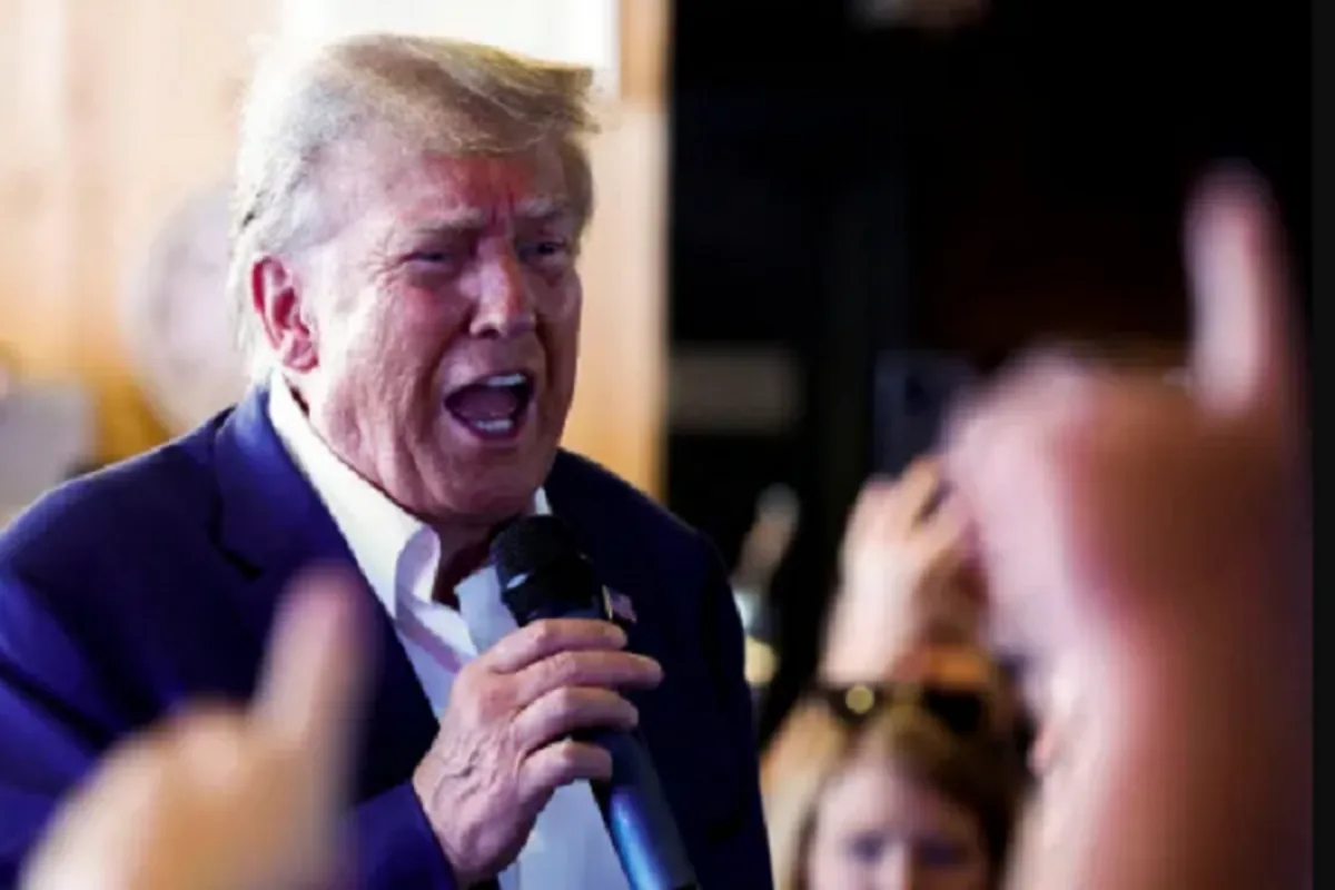 Trump Praises Far-Right Islamophobe Laura Loomer