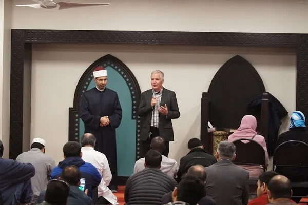 Toronto camii iftar törenine evsahipliği yapıyor