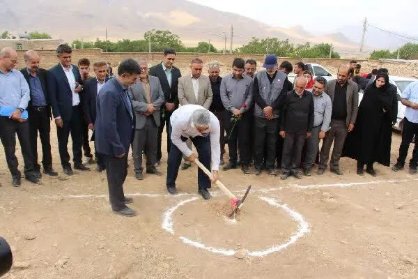 کلنگ‌زنی مدرسه چمن‌بید در شهرستان لردگان
