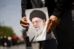 پیکر رهبر شهید در حرم مطهر امام رضا(ع) آرام گرفت