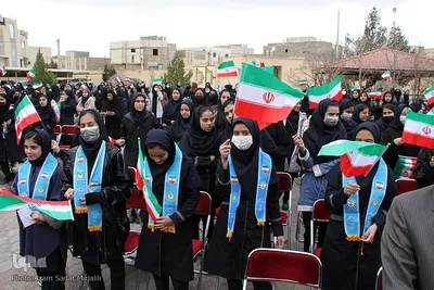 نواختن زنگ انقلاب در یزد