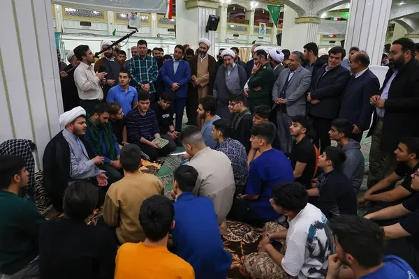 مراسم معنوی اعتکاف دانش آموزی در مصلی تبریز