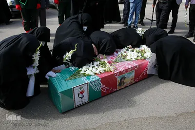 استقبال از پیکر شهید «نسیم افغانی» در فرودگاه شهید هاشمی نژاد مشهد