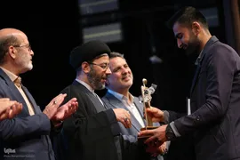 آیین اعطای تندیس ملی فداکاری دانشجویان ایران