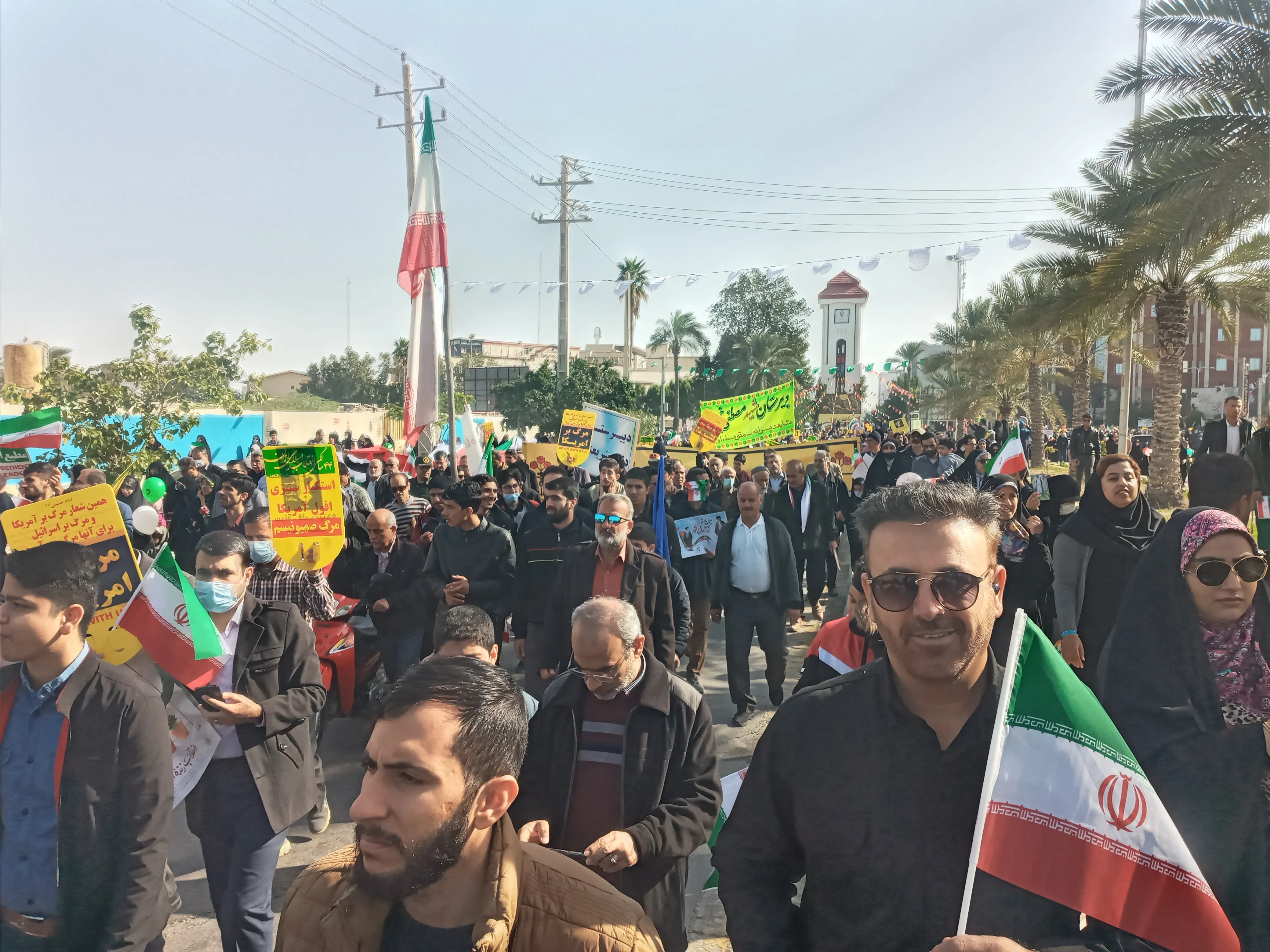 راهپیمایی مراسم ۲۲ بهمن در بوشهر + فیلم و عکس