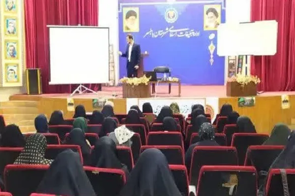 کارگاه مهارت زندگی قرآنی با موضوع «آشنایی با روش برداشت از قرآن کریم» بابلسر