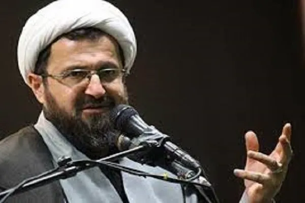تجلی پیام‌های سوره کوثر در آرمان‌های انقلاب
