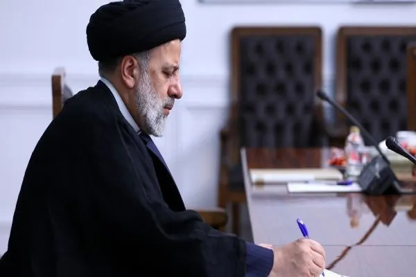 ابلاغ یک قانون حمایت از خانواده و جوانی جمعیت توسط رئیس جمهور