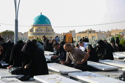 مراسم دعای عرفه در گلستان شهدای اصفهان